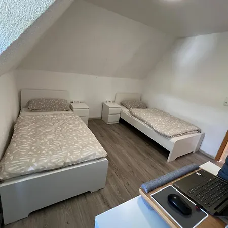 Apartmán Monteurswohnung *